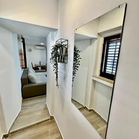 Appartamento House Varos