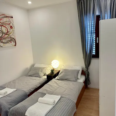 Appartamento House Varos