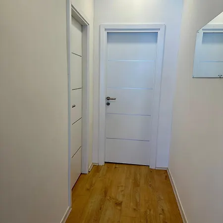House Varos Ζαντάρ