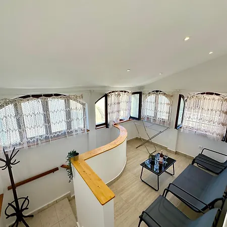 Appartamento House Varos