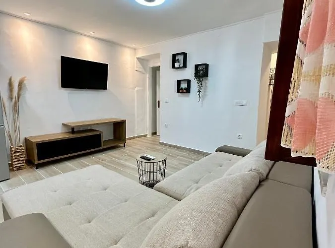 Lägenhet House Varos *