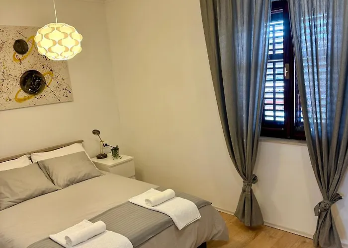 Lägenhet House Varos *