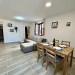House Varos דירה *