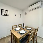 דירה House Varos *