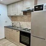 House Varos דירה *