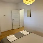 דירה House Varos *