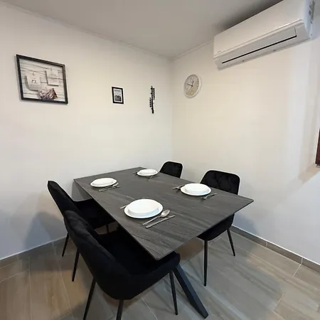 House Varos Appartamento